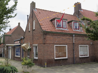 908670 Gezicht op het winkelhoekpand Boerhaavelaan 54 te Utrecht, met rechts het Ondiep.N.B. bouwjaar: 19301935 / 1940 ...